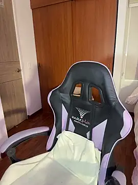 ArianaReynoldss 网络视讯表演
