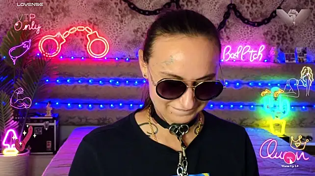Cool_Freak_ Live XXX-Chat