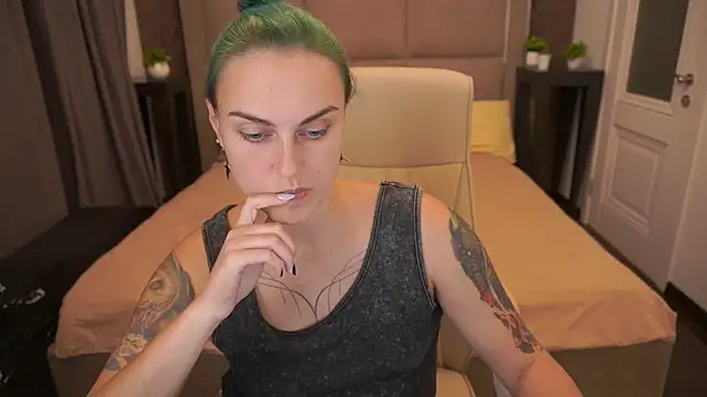 Chat XXX en directo de RayeReam