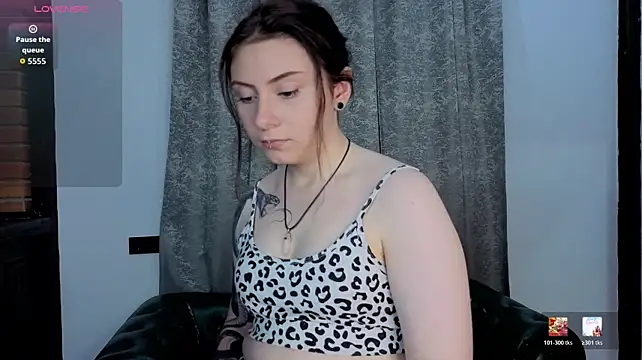 Bella_Stink Obrolan Langsung XXX