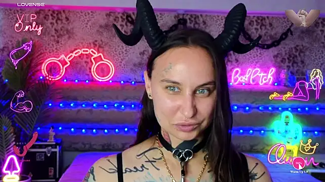 Cool_Freak_ Live XXX-Chat