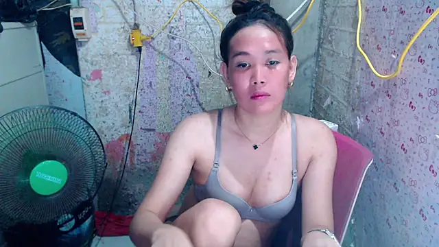 แชท XXX สดของ JuicyFoxCock