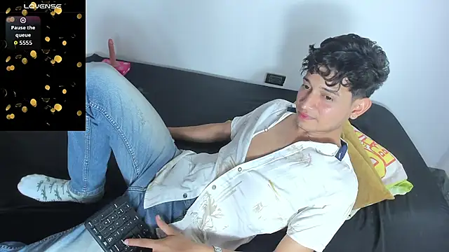Benjamin_Buster Adlı Modelin Canlı XXX Sohbeti