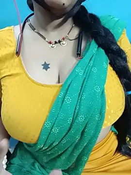 XXX chat uživo modela Tamil_Vennila_