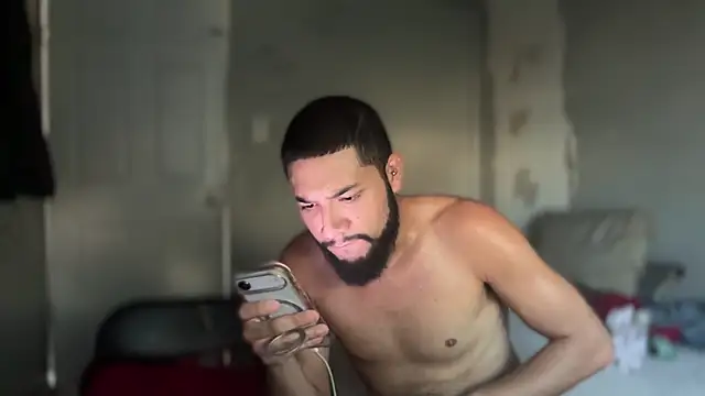 Show modela chamelit00 na web-kameri