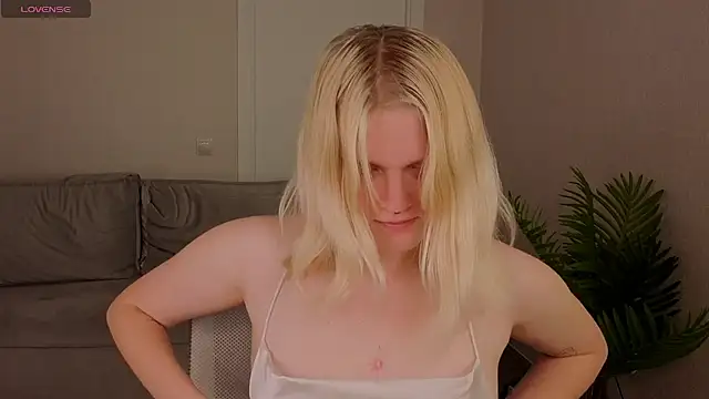 Lilly_Jhonass' Live XXX Chat