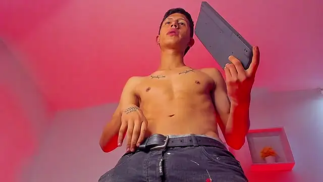 XXX chat uživo modela Poseidon_Core_