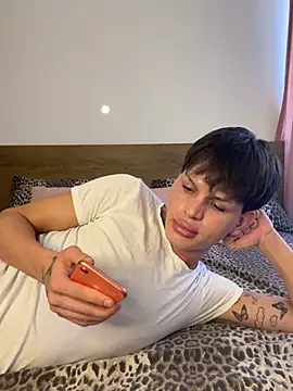 MathiasRay Live XXX-chat