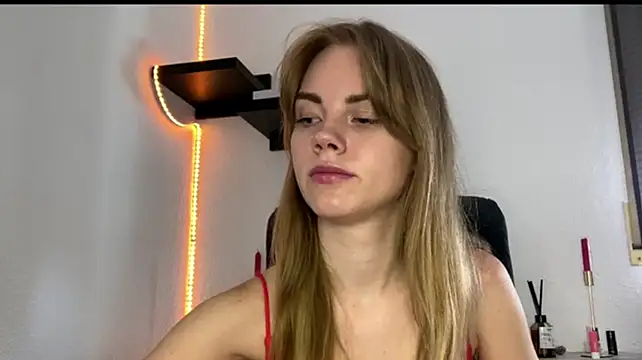 Онлайн чат XXX SunnyStrike