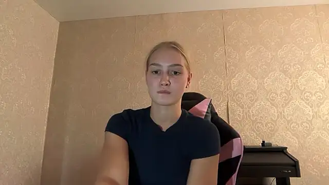 blondegirl2026's Live XXX Chat