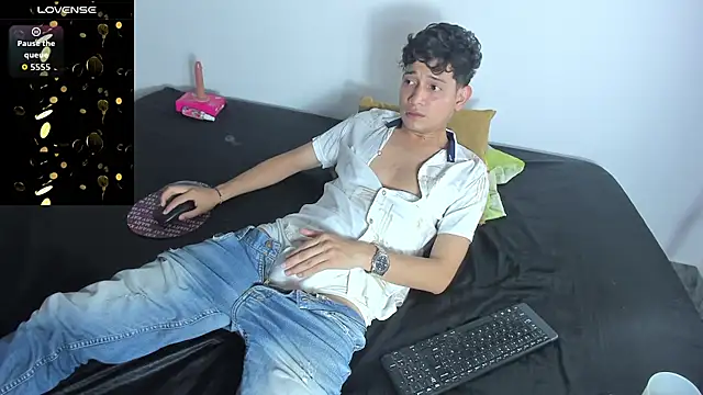 Chat XXX ao vivo de Benjamin_Buster