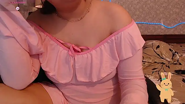 Horny_wildWoman élő XXX-chatje