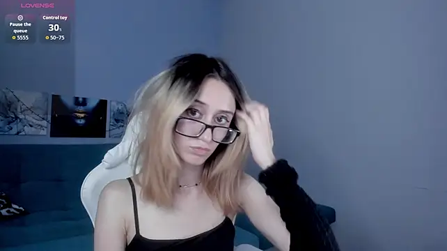 College_Girl_18 现场XXX聊天