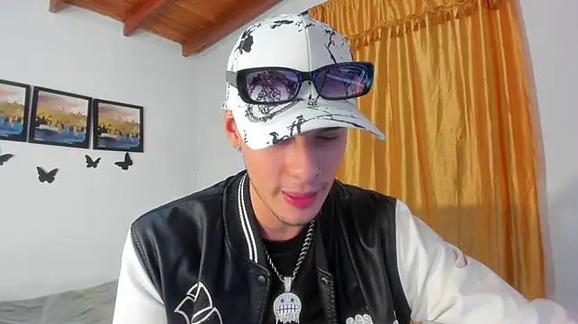 צ'אט XXX בשידור חי של Vlad__night