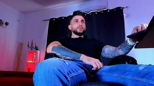 MightyAaron66 – Live XXX-chat
