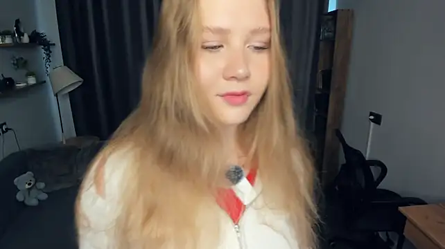 Chat +18 de SaritaTines ao vivo