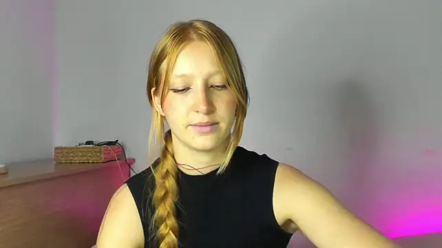 XXX chat uživo modela FoxieKiss