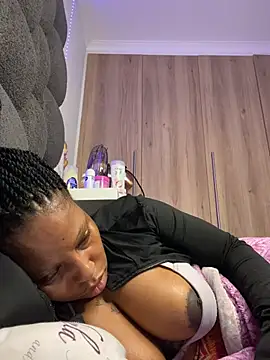 RainBougie's Live XXX Chat