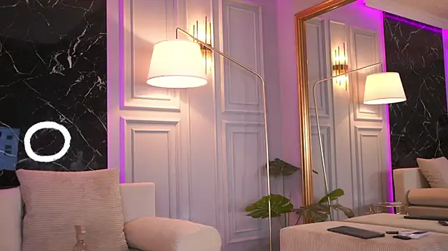 XXX chat uživo modela EmmaNoor