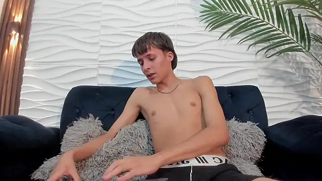 XXX chat uživo modela Pavo_tv