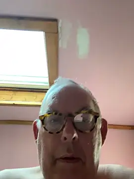 CharlieWeaver22 Live XXX-chat