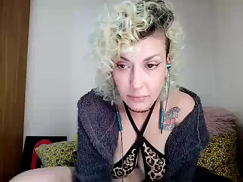 Chat XXX en directo de MariLouM