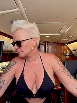 แชท XXX สดของ German_Milf