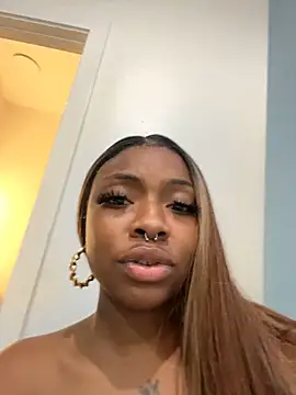 Cocochanel4567's Live XXX Chat