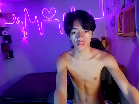 urfemboy_cummer 即時 XXX 聊天