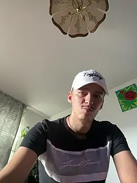 Toyjungee: онлайн-секс-чат