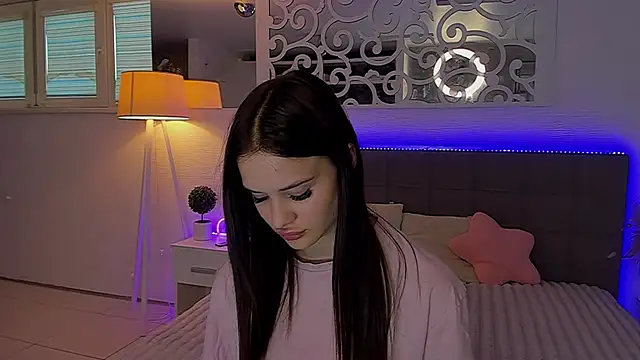Chatroom XXX en direct de LuisaClover