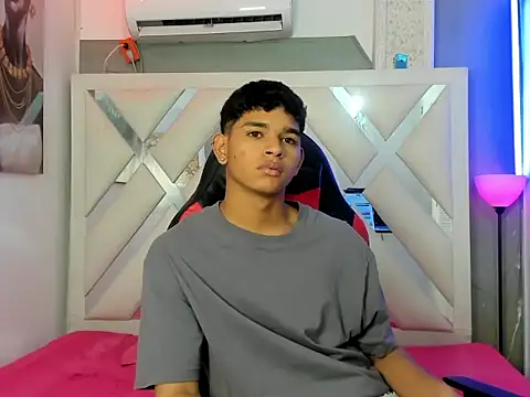 nova_mitchell7 élő XXX-chatje