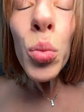 SugarLily24 Live XXX-Chat