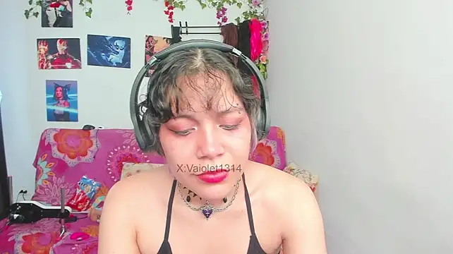 VaioletUwU Chat XXX live