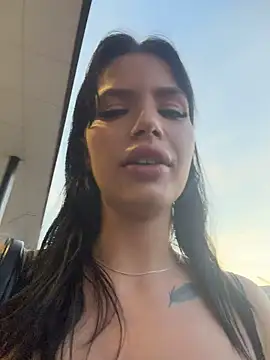RaniaSnow's Live XXX Chat