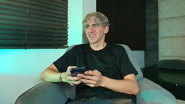 XXX chat uživo modela Tyler_Mcrey