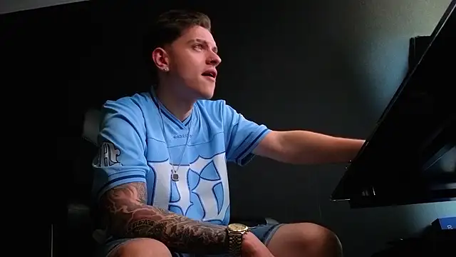 FelixStarkk – Naživo XXX chat