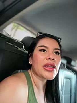 Chat +18 de Issane_Peru ao vivo