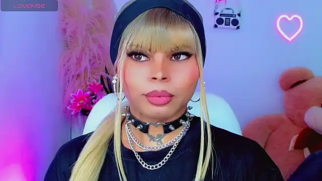 XXX chat uživo modela AdanKinng