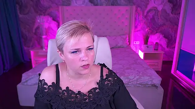 CrystalVibe Chat XXX in diretta