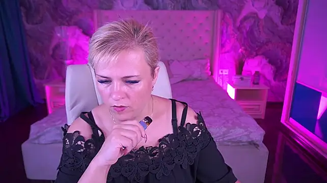 Chat XXX en directo de CrystalVibe