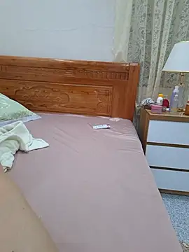 -Ninyn-'s Live XXX Chat