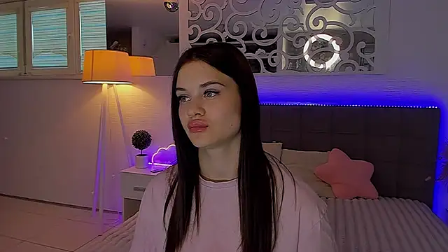 Онлайн чат XXX LuisaClover