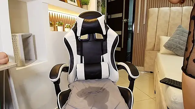 Maya_Storm_ Chat XXX in diretta