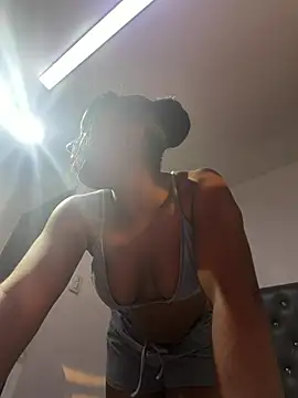 Niyirey1 Live XXX Chat