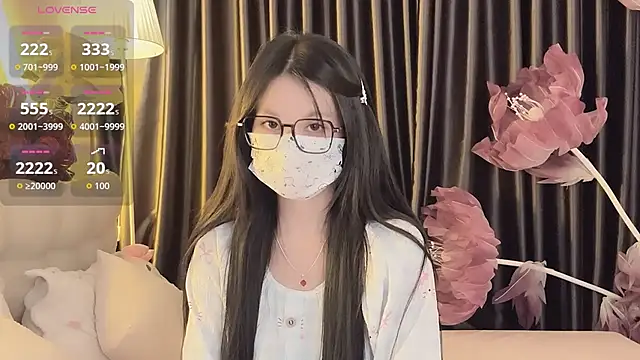 IvyMiss102 即時 XXX 聊天