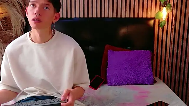 heyy_noah11 即時 XXX 聊天
