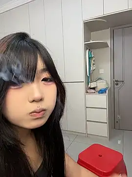 xiaojingzi66 即時 XXX 聊天