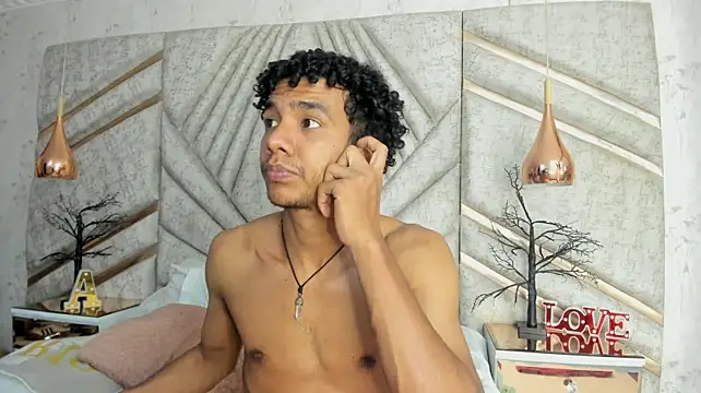 MarckThompsonn Live XXX Chat