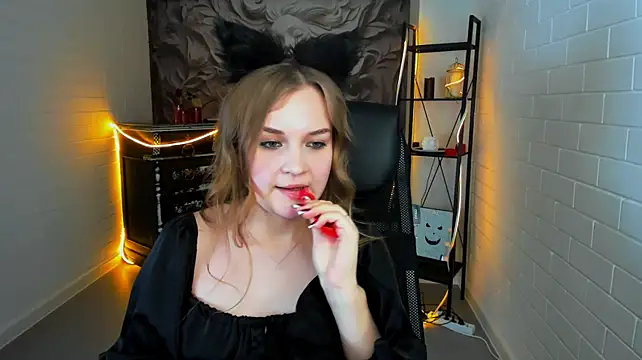 LissaTelor: онлайн-секс-чат